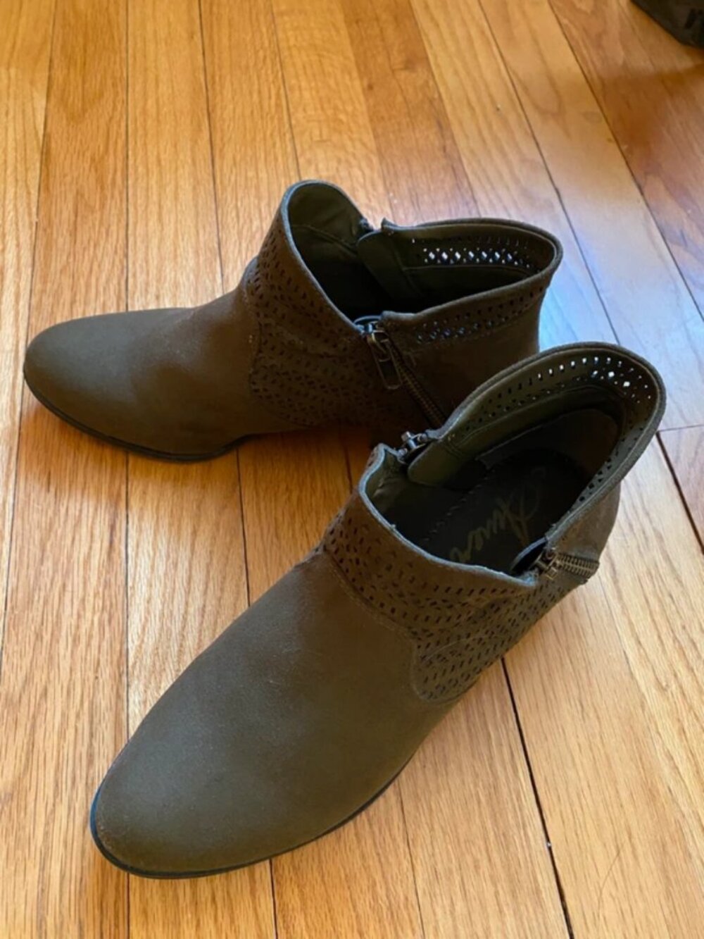 American Rag boots - Picture 2 of 2